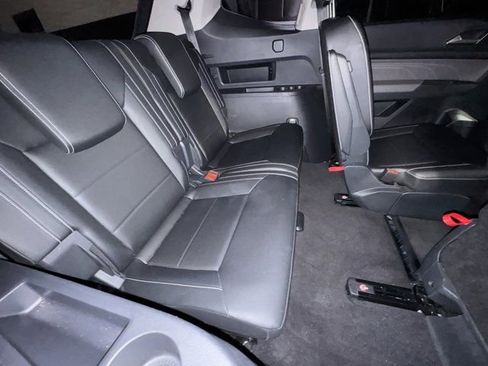 Used 2023 Volkswagen Atlas SE image 11