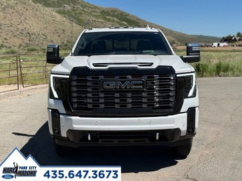 Used 2025 GMC Sierra 3500 Denali Ultimate AWD/4WD image 8