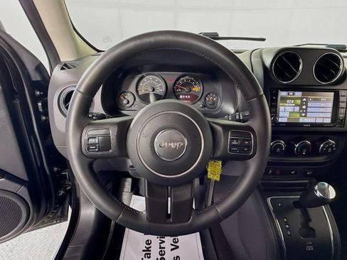 Used 2015 Jeep Patriot Latitude FWD image 13