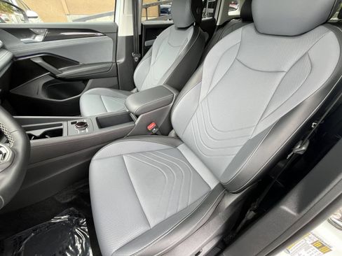 Used 2026 Volkswagen Tiguan SE AWD/4WD image 33