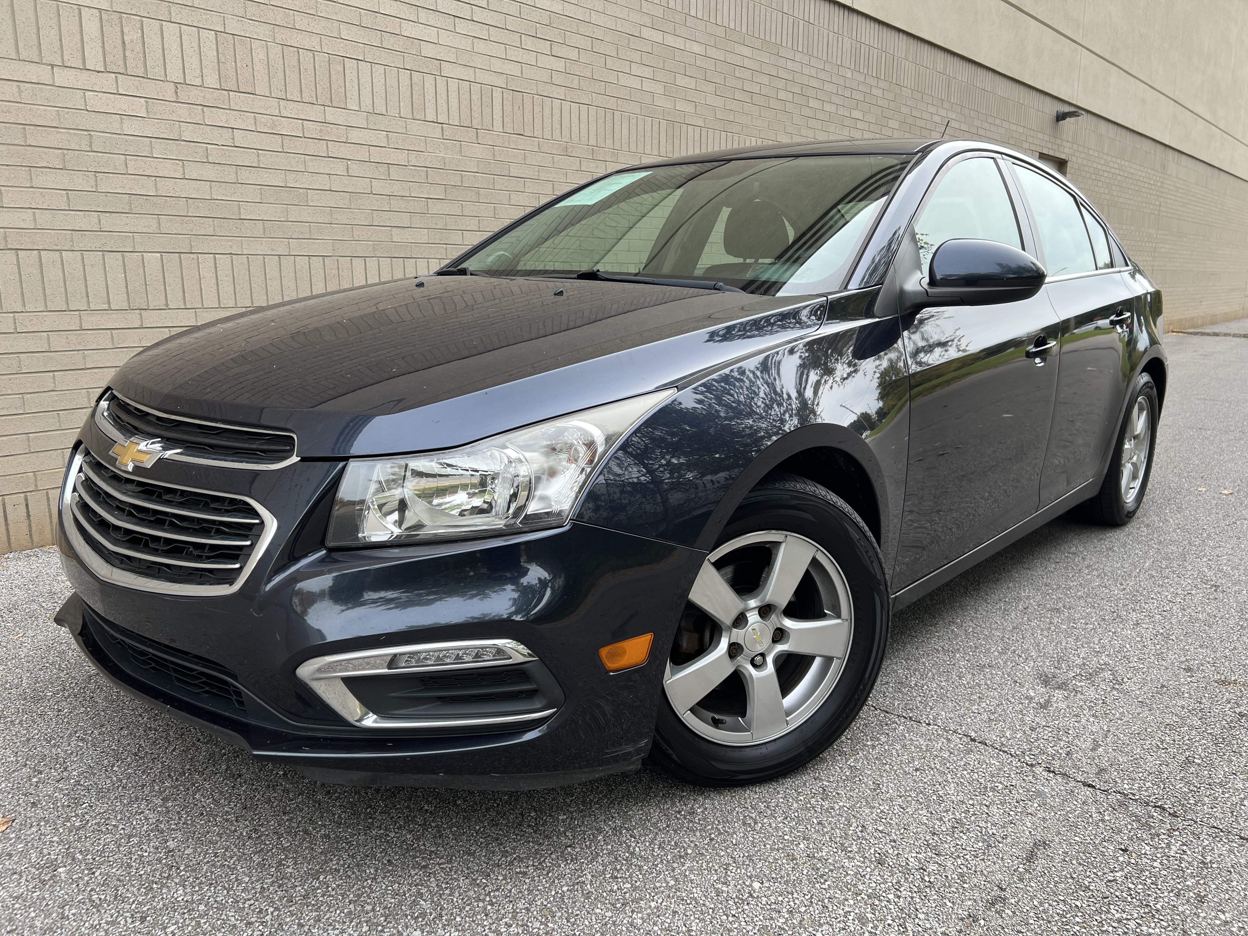 Used 2016 Chevrolet Cruze LT w/ Technology Package FWD image 1