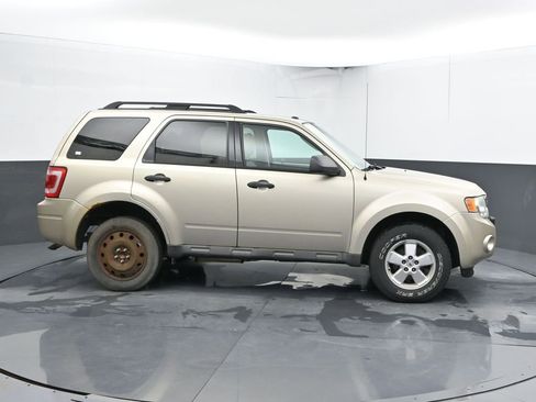 Used 2010 Ford Escape XLT FWD image 4