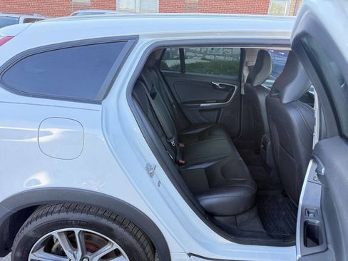 Used 2016 Volvo V60 T5 Cross Country w/ Convenience Package AWD/4WD image 25