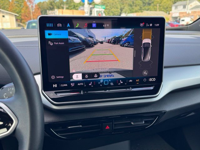 Certified 2025 Volkswagen ID.4 Pro AWD/4WD image 38