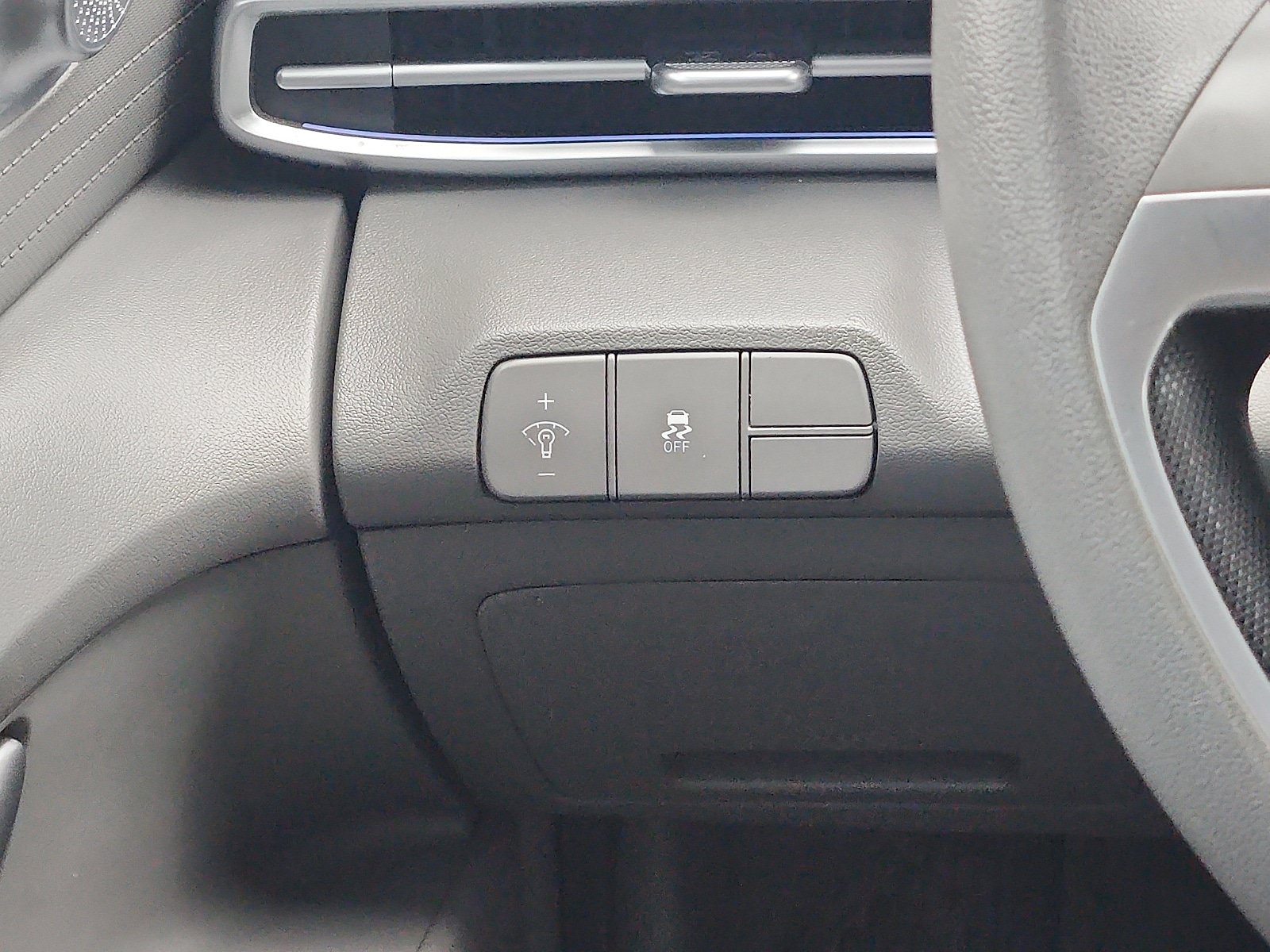 Certified 2024 Hyundai Elantra SEL FWD image 12