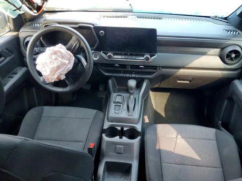 Used 2024 Chevrolet Colorado W/T image 8