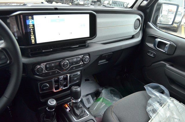 New 2026 Jeep Gladiator Sport AWD/4WD image 20