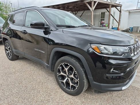 Used 2025 Jeep Compass Limited image 2