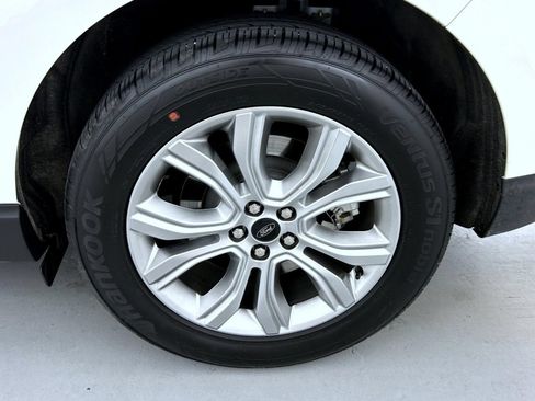 Used 2024 Ford Edge Titanium AWD/4WD image 23