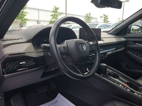 Used 2024 Honda Accord Sport image 17