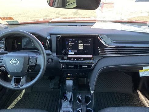 Used 2026 Toyota Camry LE w/ Convenience Package FWD image 28