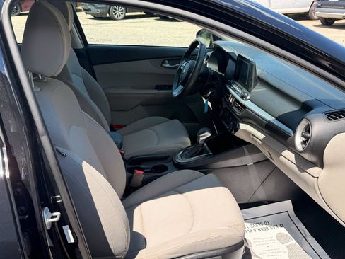 Used 2019 Kia Forte LXS FWD image 25