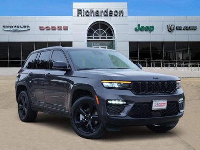 Used 2023 Jeep Grand Cherokee Limited w/ Black Appearance Package