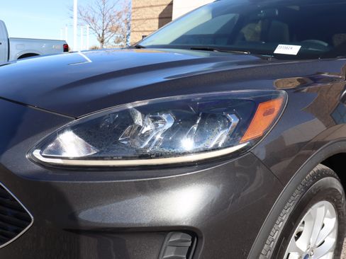 Used 2020 Ford Escape SE image 14