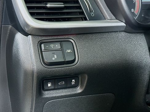 Used 2019 Kia Optima SX image 10