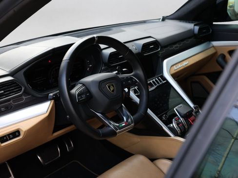 Used 2019 Lamborghini Urus AWD/4WD image 22