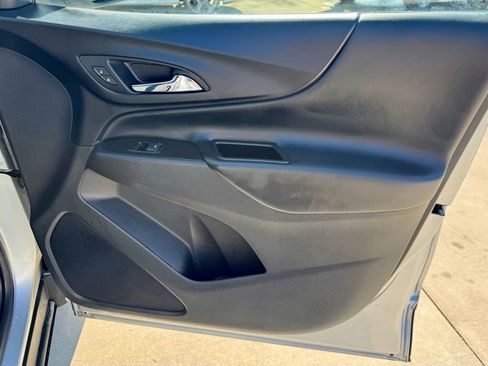 Used 2022 Chevrolet Equinox LT AWD/4WD image 12