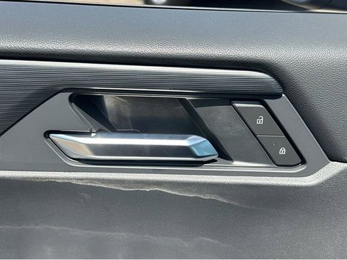 New 2025 GMC Acadia Elevation image 33