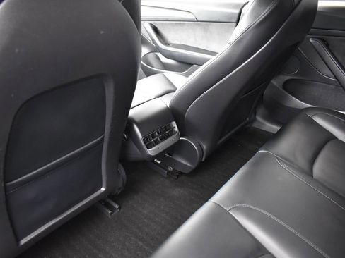 Used 2021 Tesla Model 3 Standard Range Plus image 21