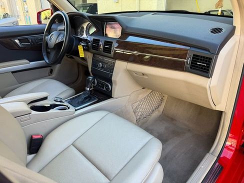 Used 2011 Mercedes-Benz GLK 350 4MATIC image 25