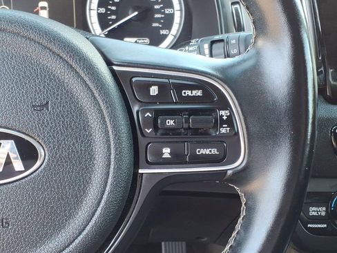 Used 2019 Kia Niro Touring image 23