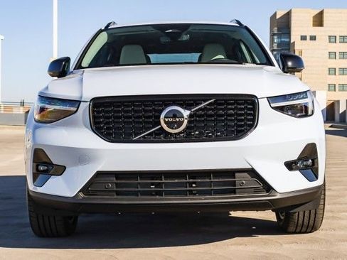 New 2026 Volvo XC40 B5 Plus w/ Protection Package Premier image 2