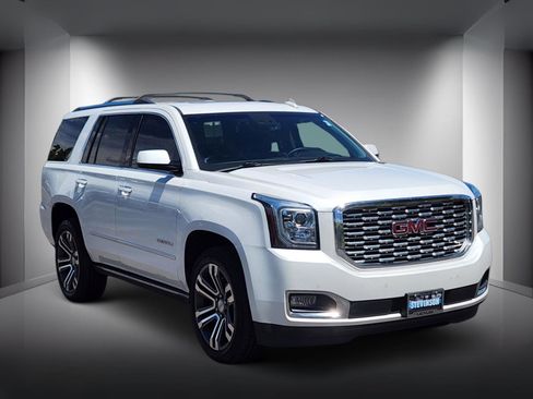 Used 2019 GMC Yukon Denali w/ Denali Ultimate Package AWD/4WD image 4