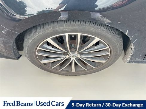 Used 2017 Volkswagen Jetta Sport FWD image 28