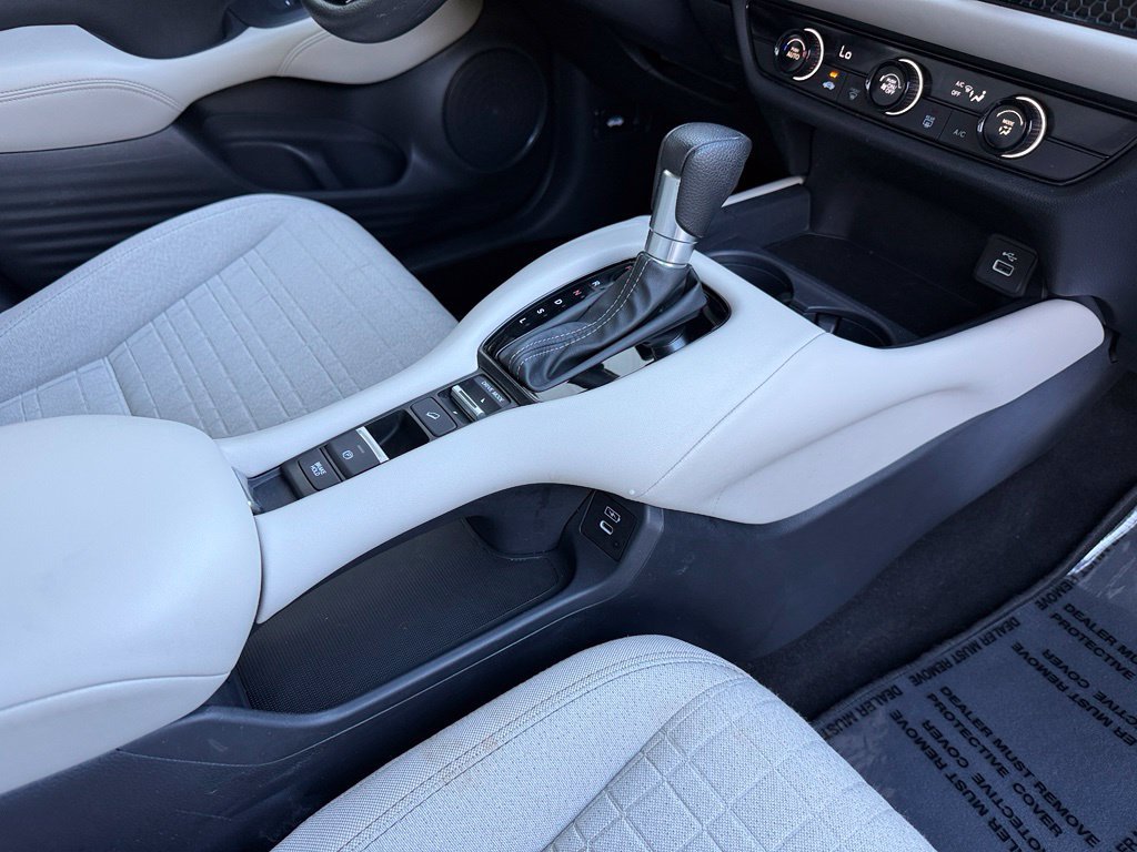 Used 2025 Honda HR-V LX image 39