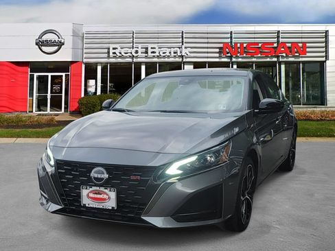 Used 2024 Nissan Altima 2.5 SR FWD image 4