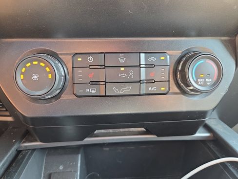 Used 2019 Ford F150 XLT w/ Equipment Group 302A Luxury AWD/4WD image 18