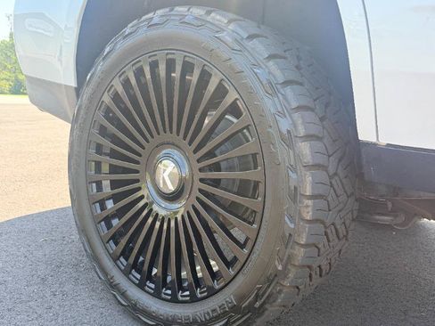 Used 2024 Chevrolet Tahoe High Country w/ Max Trailering Package AWD/4WD image 9