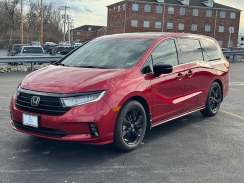 Certified 2024 Honda Odyssey Sport image 8