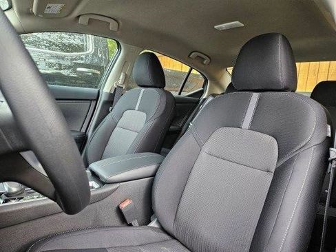 Certified 2025 Nissan Sentra SV FWD image 17