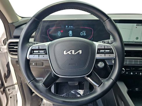 Certified 2025 Kia Telluride LX FWD image 20