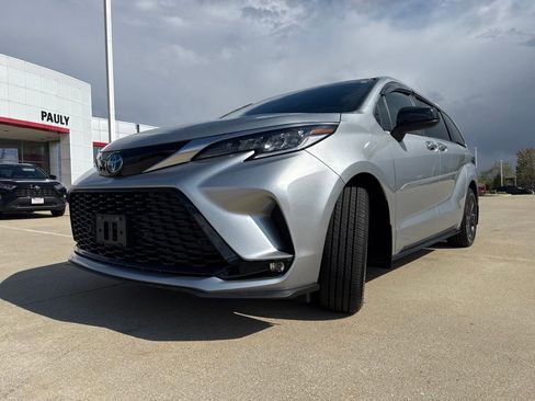 Certified 2024 Toyota Sienna XSE AWD/4WD image 6
