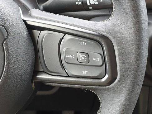 Used 2023 Jeep Gladiator Sport AWD/4WD image 35