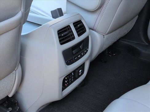 Used 2016 Honda Pilot Touring image 18