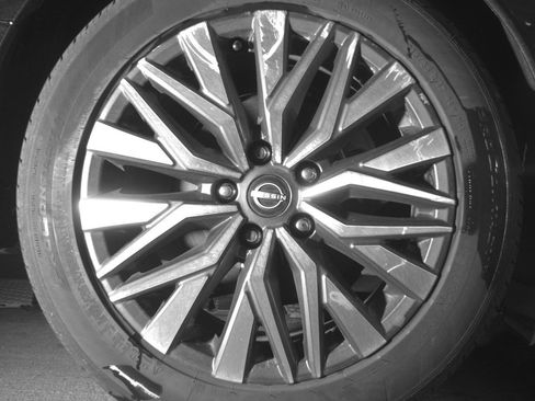 Used 2025 Nissan Altima 2.5 SV image 15