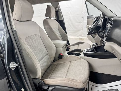 Used 2020 Kia Soul S FWD image 12