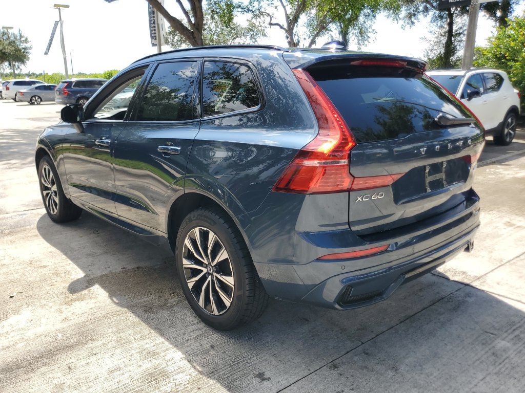 Certified 2024 Volvo XC60 B5 Core AWD/4WD image 4