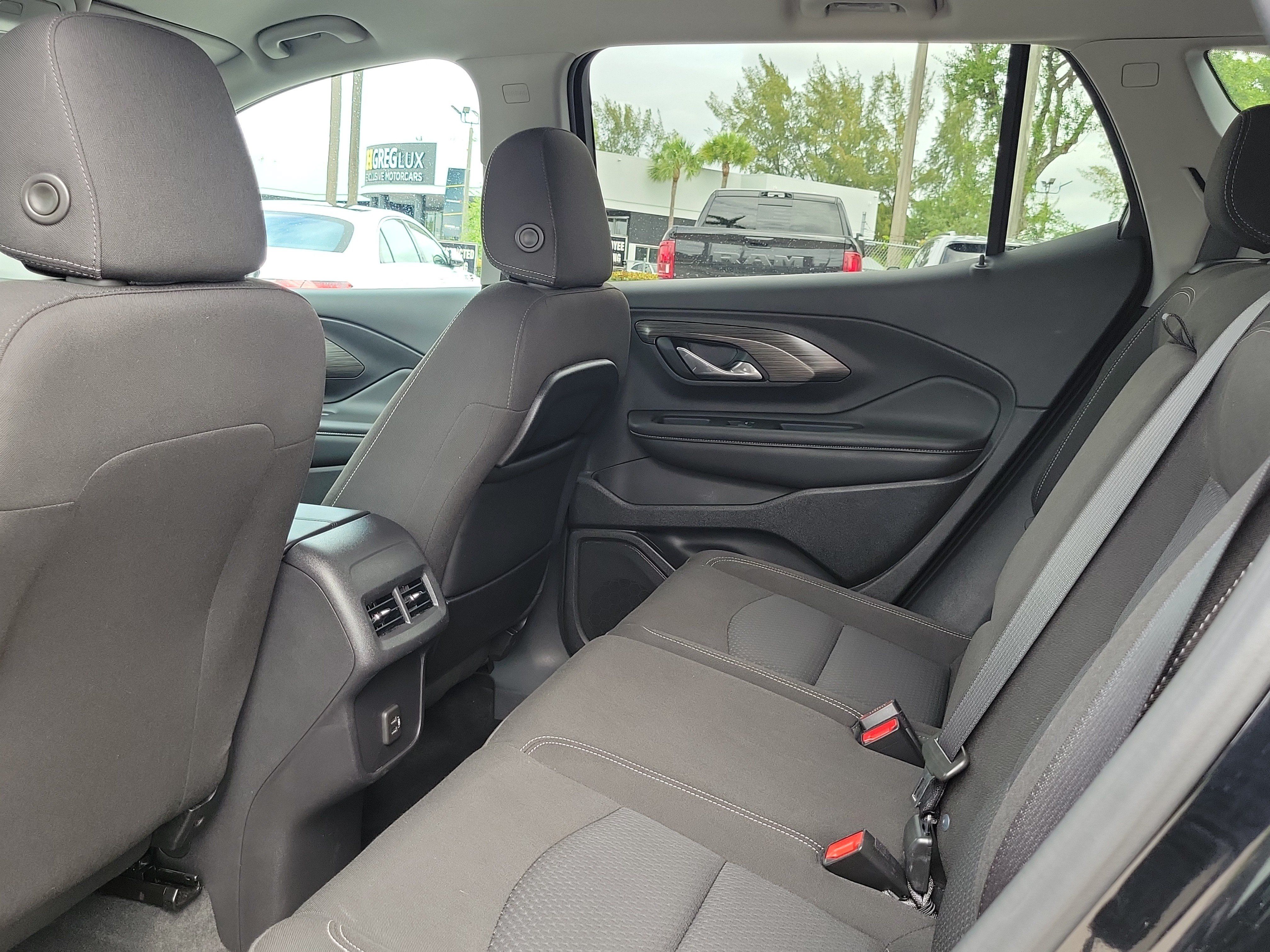Used 2024 GMC Terrain SLE FWD image 12