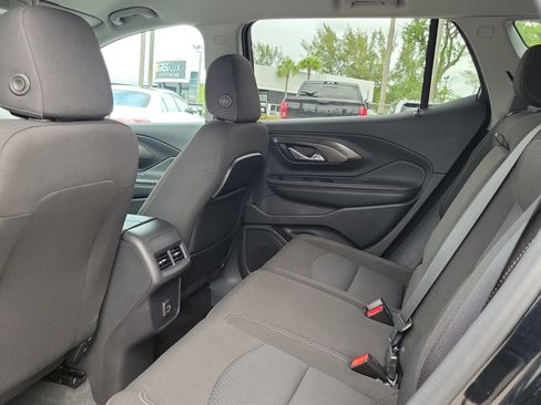 Used 2024 GMC Terrain SLE FWD image 12