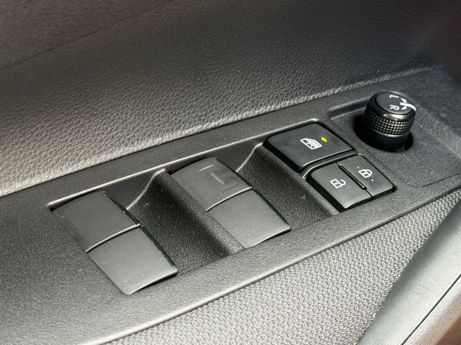 Used 2024 Toyota Corolla LE FWD image 30