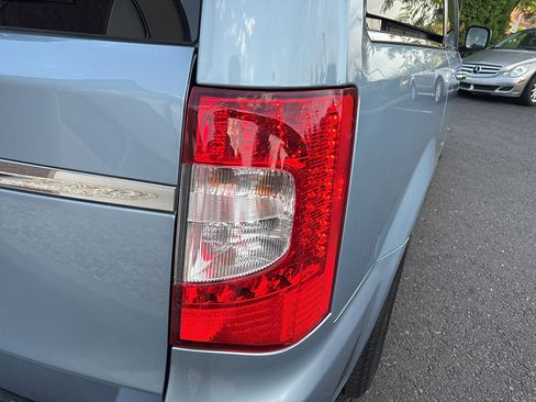 Used 2013 Chrysler Town & Country Touring-L w/ Entertainment Group #2 FWD image 16