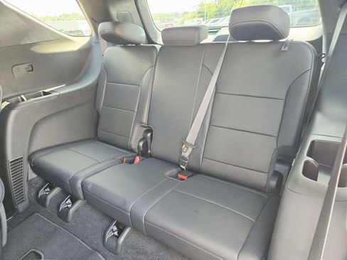 New 2026 Chevrolet Traverse LT w/ Driver Confidence Package AWD/4WD image 13