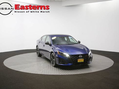Used 2023 Nissan Altima 2.5 SR w/ SR Premium Package FWD image 48
