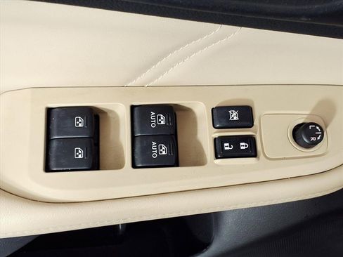 Used 2018 Subaru Outback 3.6R Limited image 16