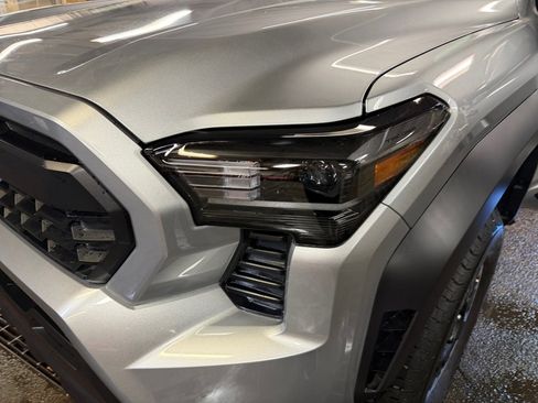 Used 2024 Toyota Tacoma TRD Off-Road image 30