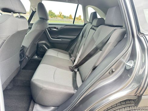 Used 2025 Toyota RAV4 XLE image 37